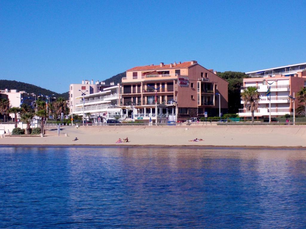 Hotel Les Alizes Cavalaire-sur-Mer Exterior foto