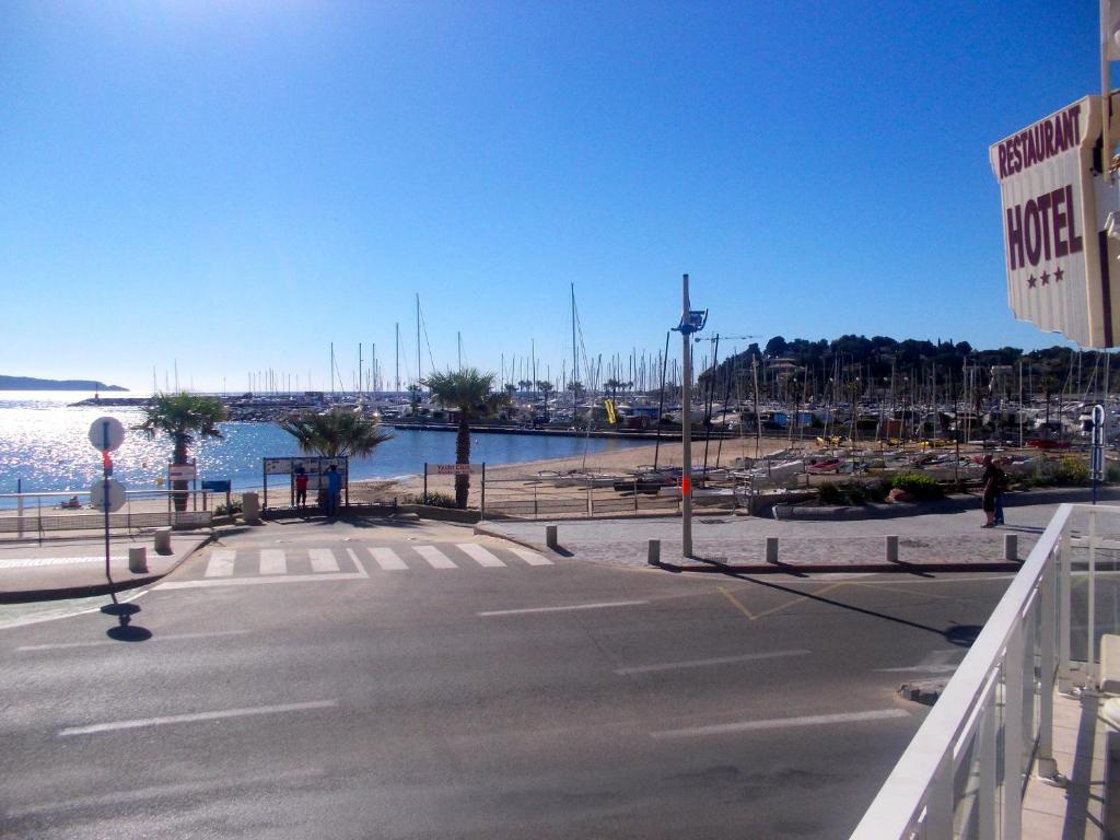 Hotel Les Alizes Cavalaire-sur-Mer Exterior foto